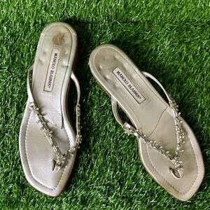MANOLO BLAHNIK Silver Leather Thong Sandal Flats Size 40 Bridal, Wedding